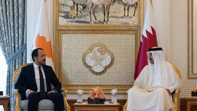 خريستودوليديس يتحدث مع أمير قطر بعد الغارة الجوية الإسرائيلية