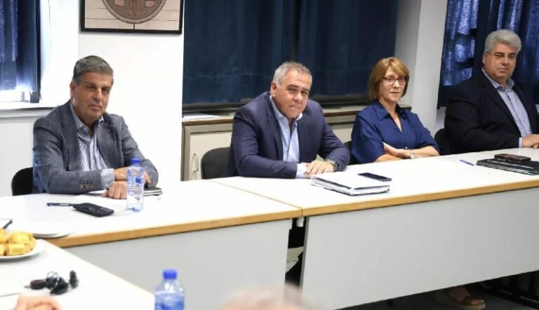 النقابات العمالية تهدد بتصعيد الإجراءات بشأن تعديلات تكلفة المعيشة