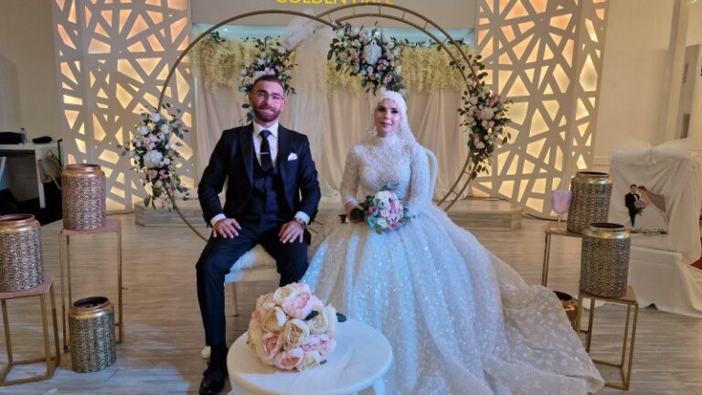 قبرص:بقلوب يملؤها الفرح والسرور، وبمشاعر تفيض أملاً وتفاؤلاً، نعلن عن زواج الشاب يوسف عبد الرازق على كريمة الاخ محمد نصر الداود ( رانيا )
