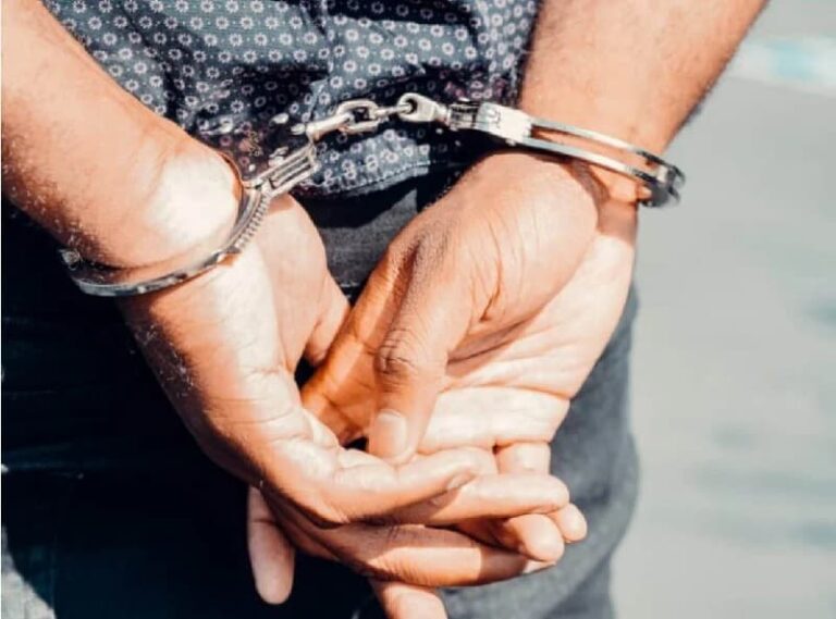 اعتقال خمسة أشخاص خلال عمليات ليلية للشرطة في لارنكا