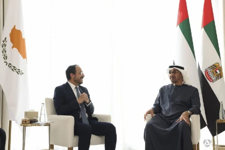 خريستودوليديس يتصل بآل نهيان الإماراتي قبل قمة غزة
