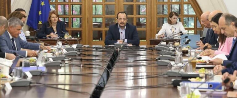 مجلس الوزراء يدرس تقديم 8 خدمات للأشخاص ذوي الإعاقة – يعلن أمين المظالم للمرضى