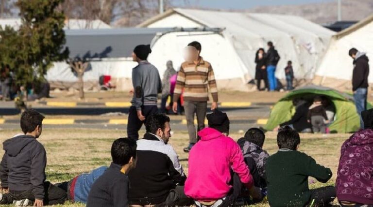 ارتفاع معدلات القلق والاكتئاب بين المقيمين في مراكز اللاجئين – ما تظهره الأبحاث في قبرص