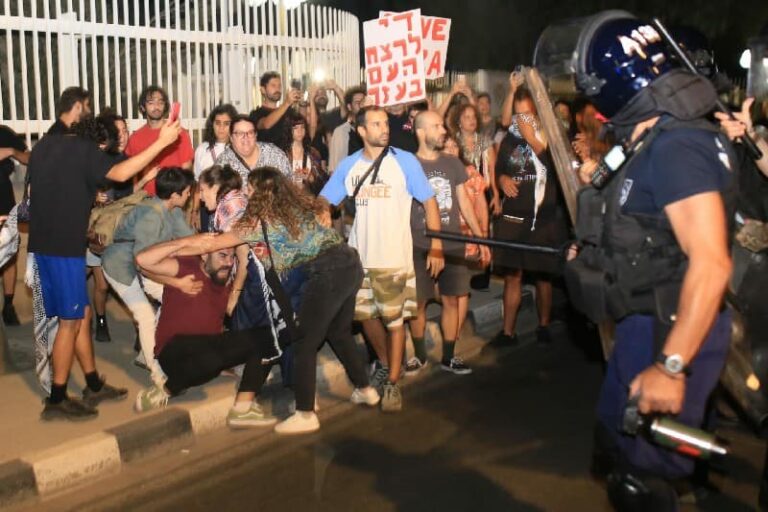 نقابة الصحفيين القبرصية تدين عنف الشرطة ضد صحفي في احتجاج غزة