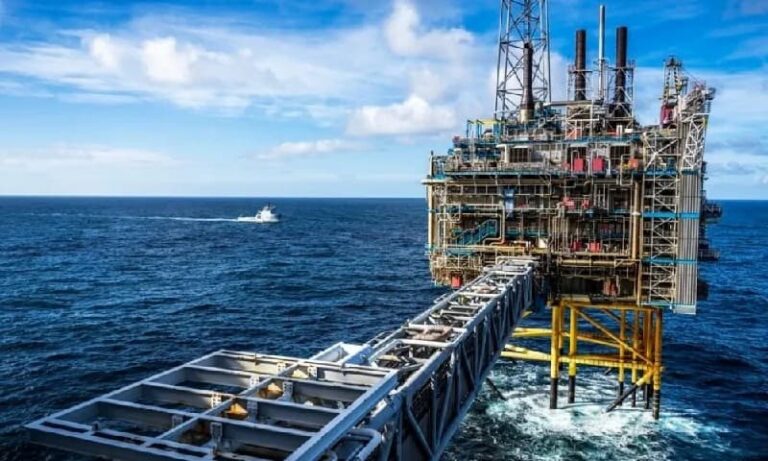 74 يورو إعانة كل أسبوعين للأسرة المتوسطة: كم ستنخفض أسعار الكهرباء اليوم لو كان لدينا الغاز الطبيعي؟