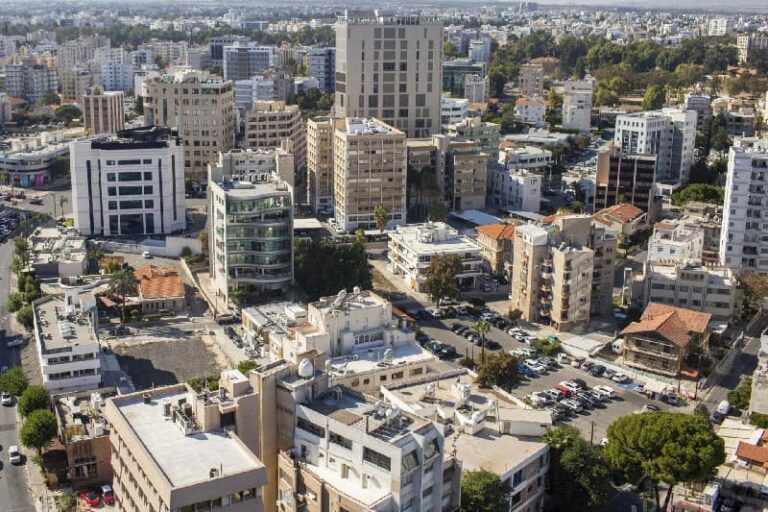 الإسرائيليون والروس والبريطانيون يهيمنون على مبيعات العقارات في قبرص للأجانب