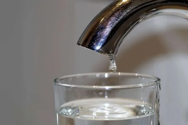 بدء تركيب عدادات المياه الذكية في لارنكا