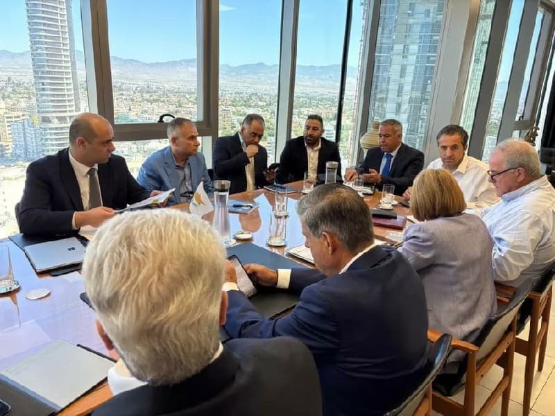 النقابات وأصحاب العمل يعرضون مواقفهم النهائية بشأن زيادة الحد الأدنى للأجور