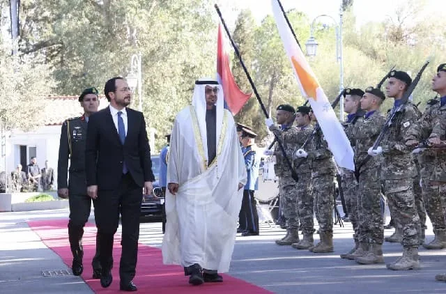 أجرى رئيسا قبرص والإمارات العربية المتحدة محادثات في نيقوسيا خلال أول زيارة دولة لهما على الإطلاق