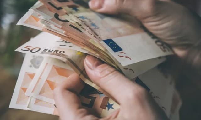 يتم صرف استحقاقات الطلاب – دفع تلقائي بدون مستندات داعمة