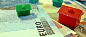 تدعو المفوضية قبرص و22 دولة عضواً إلى تطبيق التوجيه المتعلق باتفاقيات الائتمان للمستهلكين بشكل كامل