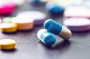 قائمة أسعار الأدوية الجديدة تدخل حيز التنفيذ يوم الاثنين، مما يؤثر على مساهمات المرضى في نظام التأمين الصحي الحكومي