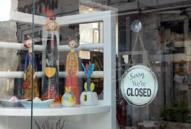 كيف ستعمل المتاجر والمتاجر الكبرى ومراكز التسوق في قبرص في عيد الغطاس عام 2026؟