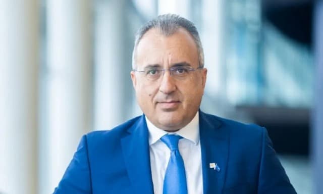 أدوية أرخص، واكتفاء أكبر – ميخاليس هادجيبانتيلاس يتحدث عن السوق الموحدة للأدوية