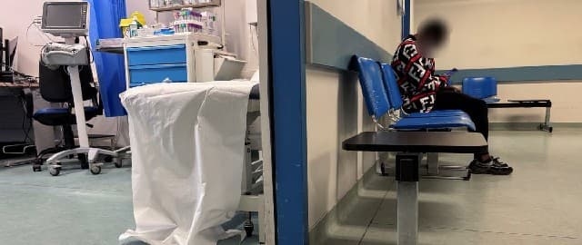 يبلغ متوسط ​​وقت الانتظار في قسم الطوارئ في نيقوسيا أكثر من خمس ساعات، وقد أمضى أحد المرضى إحدى عشرة ساعة في الانتظار – هذا ما توصل إليه مكتب التدقيق