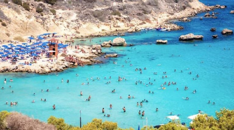 تتزايد تكلفة كراسي التشمس والمظلات – كم ستكون تكلفتها؟