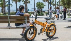 حذرت الشرطة من أن الدراجات الكهربائية التي تم التلاعب بها تتجاوز سرعتها القانونية بثلاثة أضعاف.