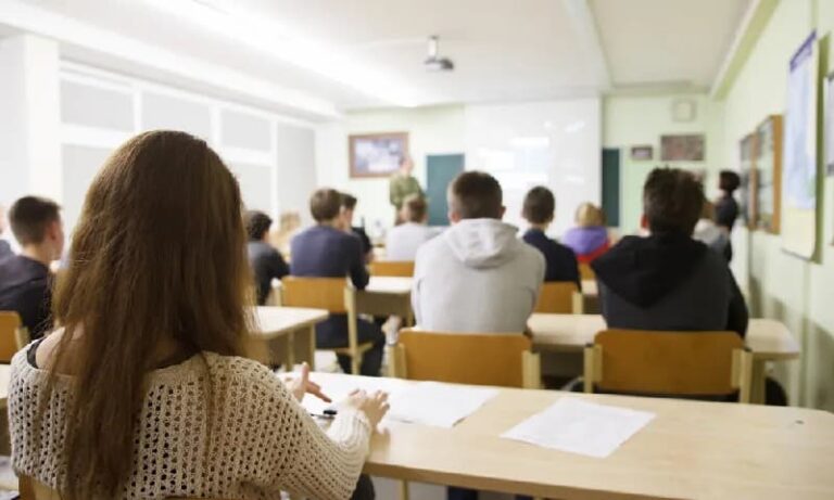 الارتباك بشأن غياب الطلاب