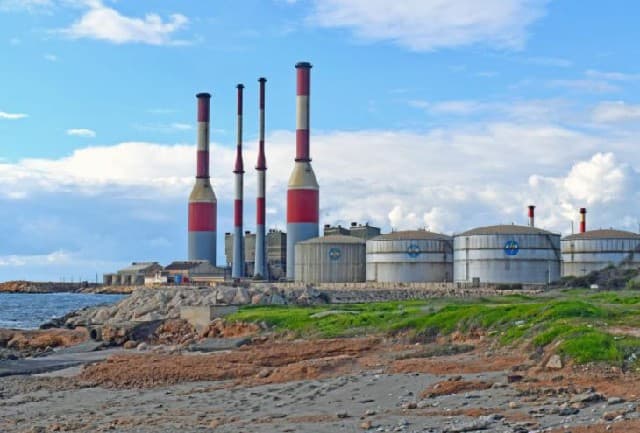 جميع خطط الطاقة في قبرص معلقة. نحن نواجه خطر الانقطاع ليس فقط عن المياه العذبة، بل عن الكهرباء أيضاً.