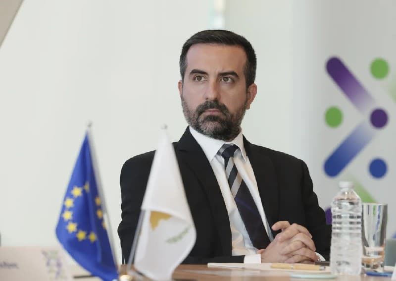 قبرص تمدد تصاريح الإقامة للأجانب العالقين في الخارج وسط الأزمة الإيرانية