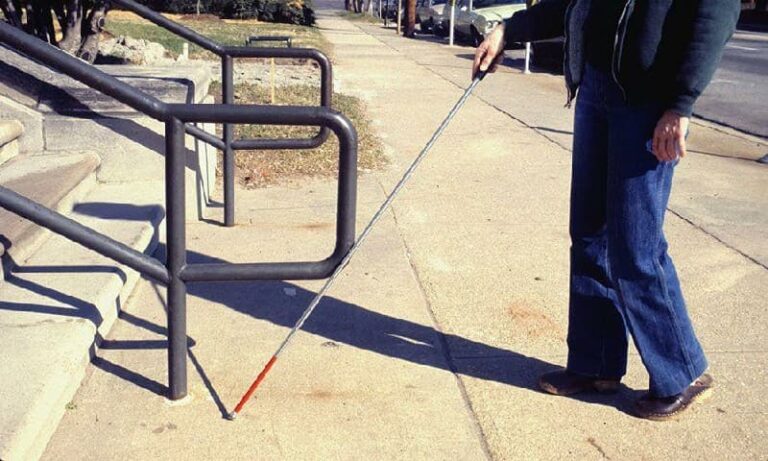 نفت وزارة الرعاية الاجتماعية التقارير التي تتحدث عن خفض مخصصات المكفوفين، قائلة: “معلومات غير صحيحة، فالوضع مستمر بسلاسة”.