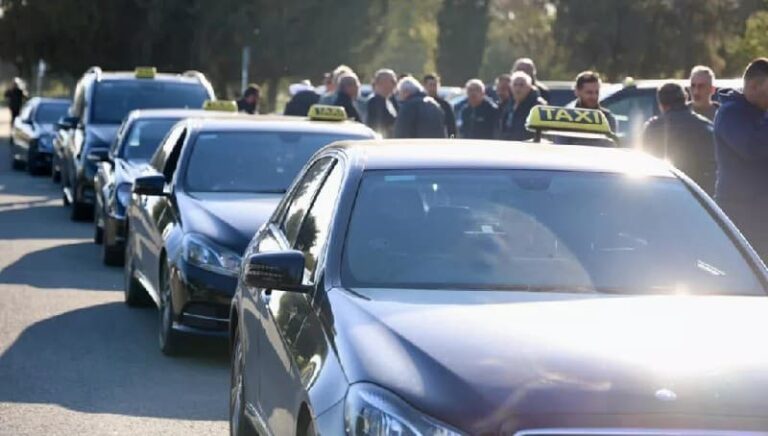 أربعة من كل عشرة أشخاص حصلوا على رخصة قيادة سيارة أجرة في عام 2025 كانوا أجانب، وينتمون إلى 22 دولة مختلفة. وقعت مجزرة في بافوس، حيث توفي 1521 شخصًا وقُتل 917.