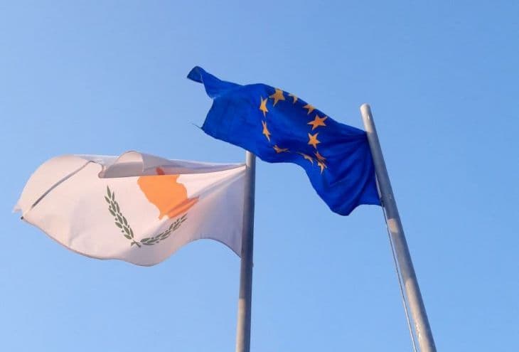 في عام 2024، حصل 2800 أجنبي على جنسية جمهورية قبرص، أي أقل بـ 518 شخصاً عن عام 2023.