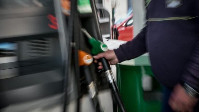 سيتم ابتلاع تخفيض ضريبة الوقود بسبب الارتفاع المستمر في الأسعار