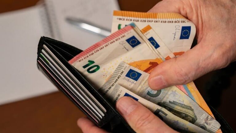 أدى التضخم بهدوء إلى انخفاض الحد الأدنى للأجور في أوروبا – إليكم وضع قبرص