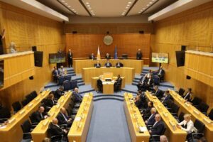 أقر البرلمان قانونًا للاجئين يضع قبرص في مصاف اتفاقية الهجرة للاتحاد الأوروبي