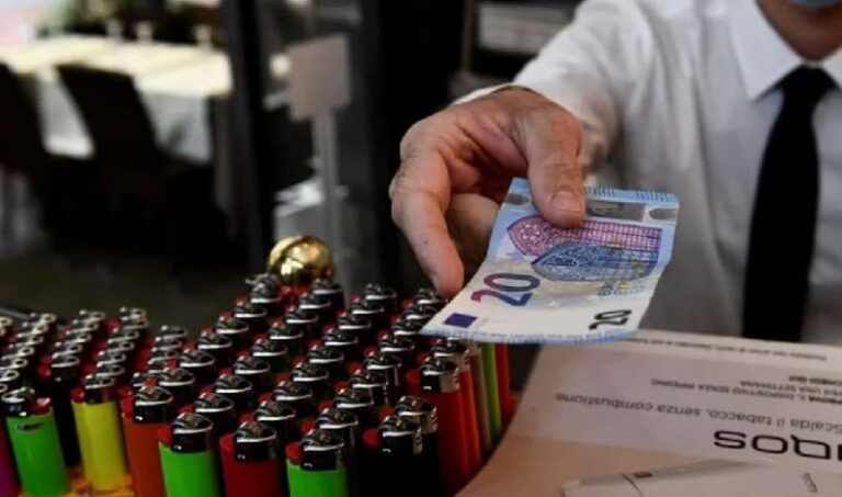 يحذر أصحاب الأكشاك من أن رفع الضرائب على السجائر سيؤدي إلى ازدهار تجارة التبغ في الشمال