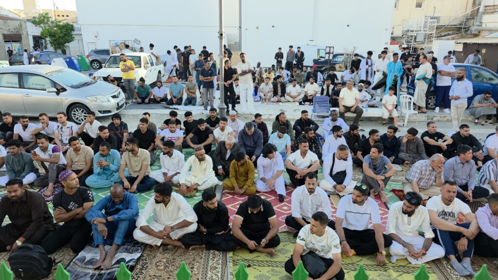 قبرص: صلاة وخطبة عيد الاضحى المبارك اداها الشيخ الفاضل (عبد الله حمزة) من جامع لارنكا الكبير (بالفيديو وصور)