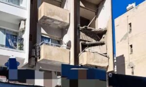 عشرات العائلات في لارنكا تحمل حقائبها: يجري إرسال خطابات الإخلاء – 14 مبنى سكنيًا إضافيًا تحت المجهر