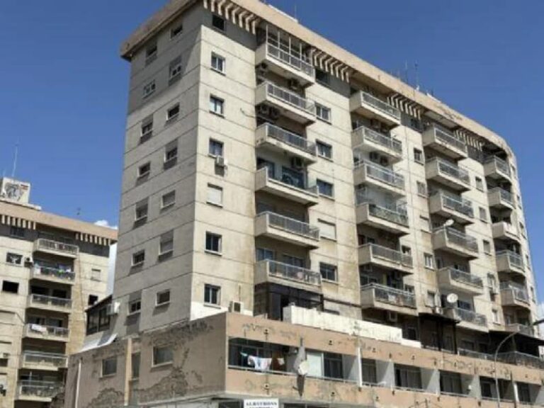 سيتم إخلاء مبنى خطير آخر في لارنكا.