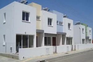20 مليون يورو من KOAG لـ 250 وحدة سكنية بأسعار معقولة – من يهتم بهذه الخطة؟ – أين تتراوح الأسعار، وأين سيتم بناء وحدات الإيجار بأسعار معقولة؟