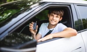 إلى الطبيب قبل الجلوس خلف عجلة القيادة: الطلاب مدرجون أيضاً في قائمة الشهادات الصحية الإلزامية