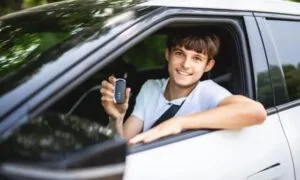 إلى الطبيب قبل الجلوس خلف عجلة القيادة: الطلاب مدرجون أيضاً في قائمة الشهادات الصحية الإلزامية