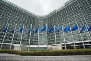 قبرص من بين 18 دولة لم تُكمل بالكامل نقل توجيه مكافحة غسل الأموال إلى قوانينها الوطنية – رسالة تحذير من المفوضية
