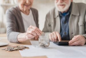 متى يتقاعد الأوروبيون، وكم سنة يقضونها متقاعدين؟ – ما ينطبق على قبرص (جداول)