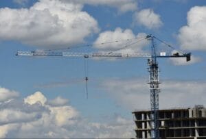 هل يقوم الأجانب بشراء العقارات في قبرص ورفع أسعارها؟ ماذا تقول البيانات؟
