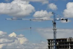 هل يقوم الأجانب بشراء العقارات في قبرص ورفع أسعارها؟ ماذا تقول البيانات؟