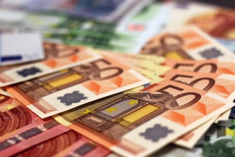 أوراق اليورو الجديدة: صوّت قبل 21 سبتمبر لاختيار التصميم الذي تفضله – ما هي التصاميم التي تهم قبرص واليونان؟