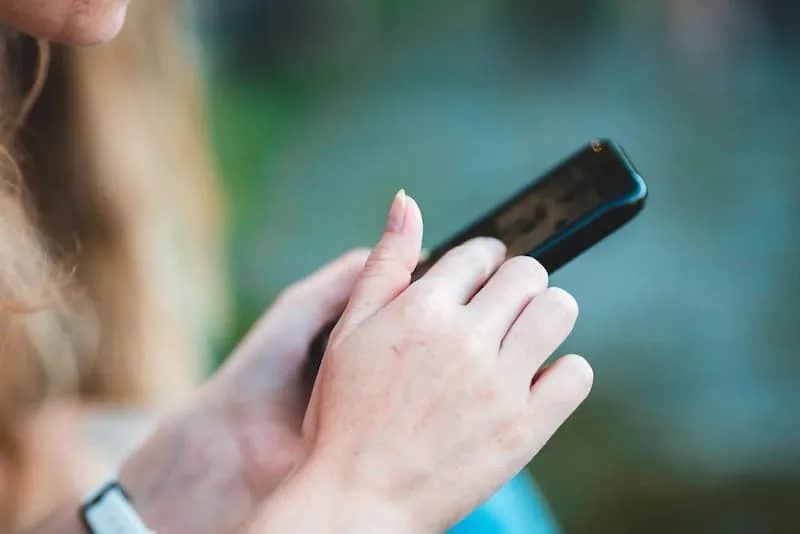 الشرطة “عاجزة” أمام خطاب الكراهية المجهول على الإنترنت